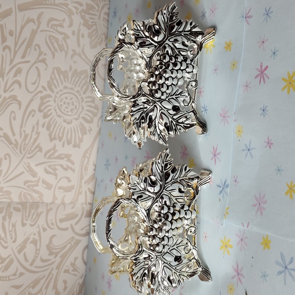 Godinger Silver Plated Set of 2 Buffet Caddy for Flatware Grape Design - Picture 2 of 2